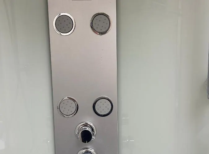 Moderns, Gaiss, Plass! A++ 3 Istabu Dzivoklis アパート